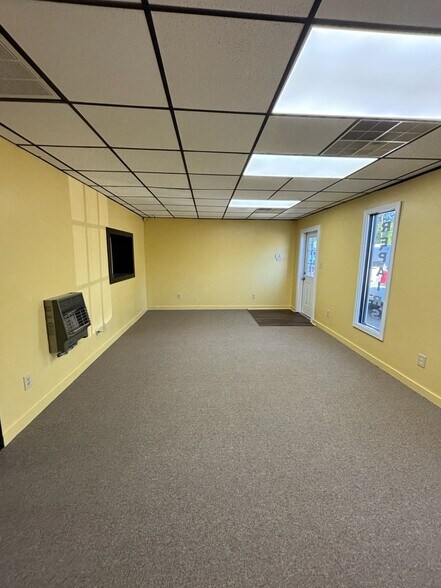 More Photos Of 413 Chatham St, Sanford Warehouse For Lease