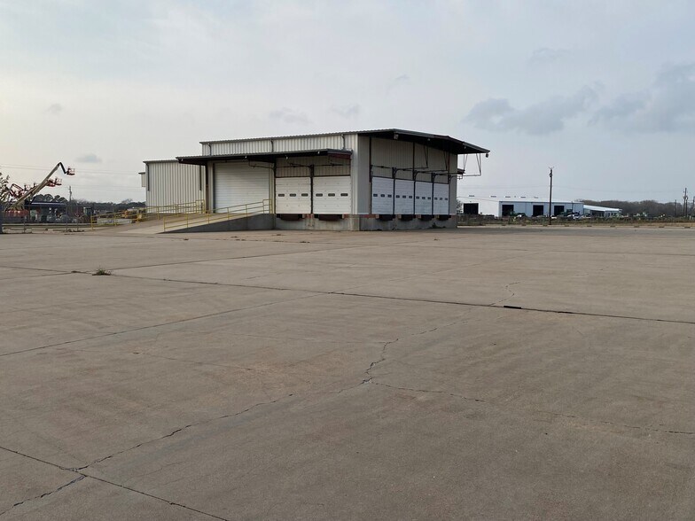 More Photos Of 140 Industrial Park Dr dr, Bay City Industrial For Sale