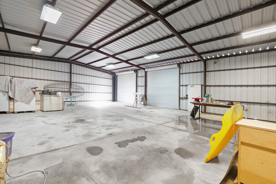 More Photos Of 2330 Schuwirth Rd, Converse Warehouse For Lease