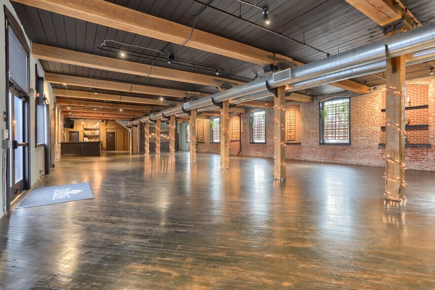 More Photos Of 124 N. 5th Street, Lebanon Warehouse For Sale