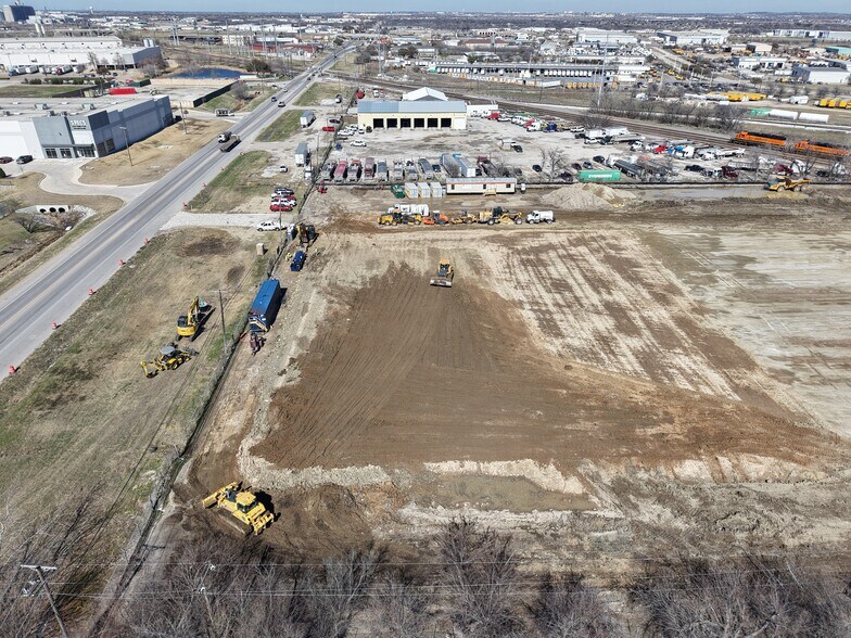 More Photos Of 5260 Blue Mound Rd, Fort Worth Industrial For Sale