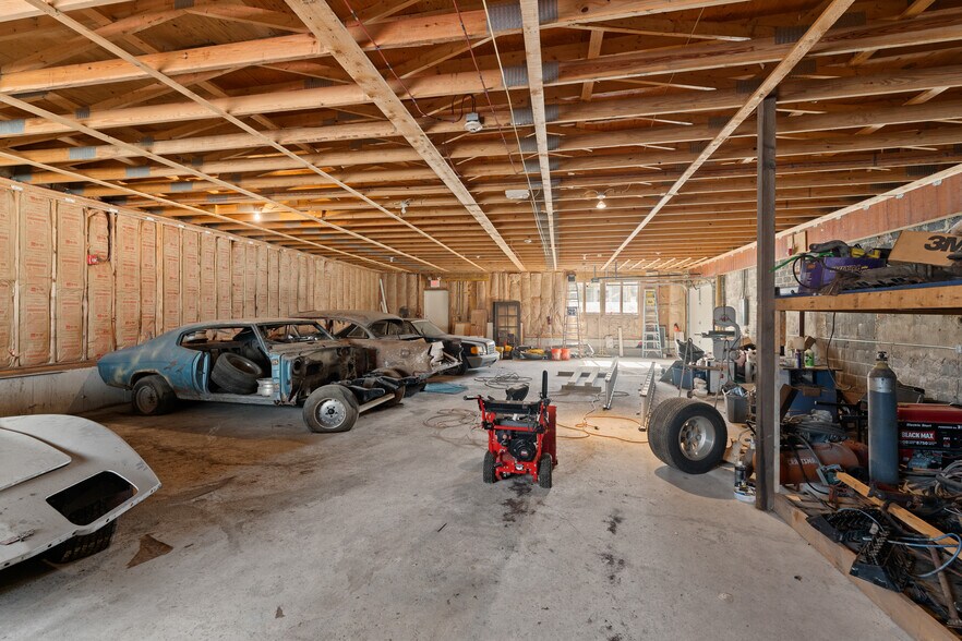 More Photos Of 382 Thames St, Bristol Freestanding For Sale