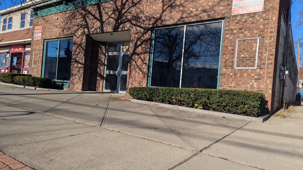More Photos Of 467 Delaware Ave, Albany Storefront For Lease