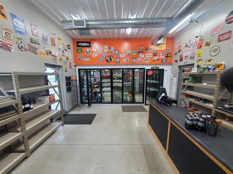 More Photos Of 1579 E Wyandot Ave, Upper Sandusky General Retail For Sale