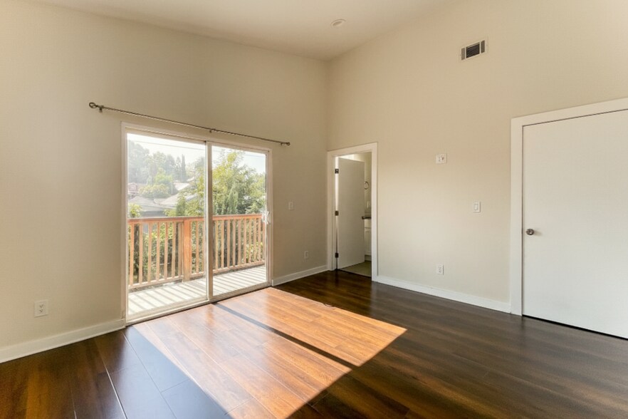 More Photos Of 6178 Aldama St, Los Angeles Apartments For Sale