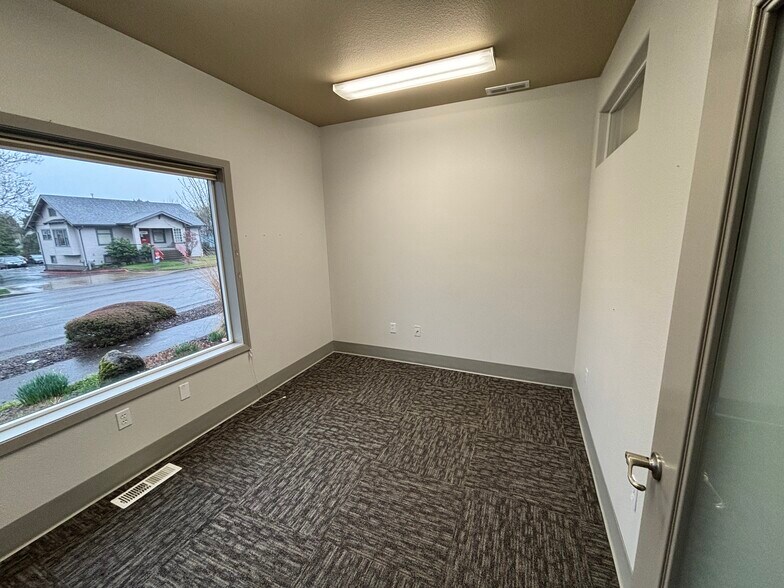 More Photos Of 1515-1535 Liberty St SE, Salem Medical For Lease