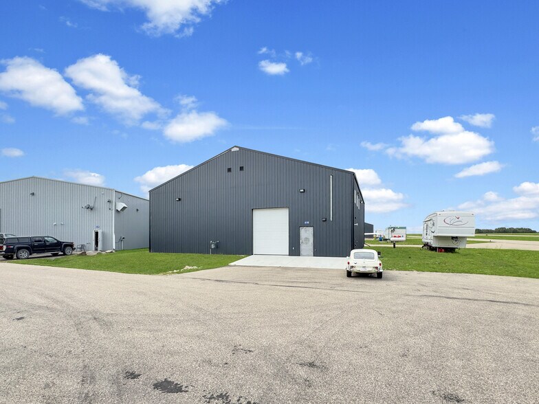 More Photos Of #30 1422 Township 320 Mountain View County rd, Didsbury Specialty For Sale