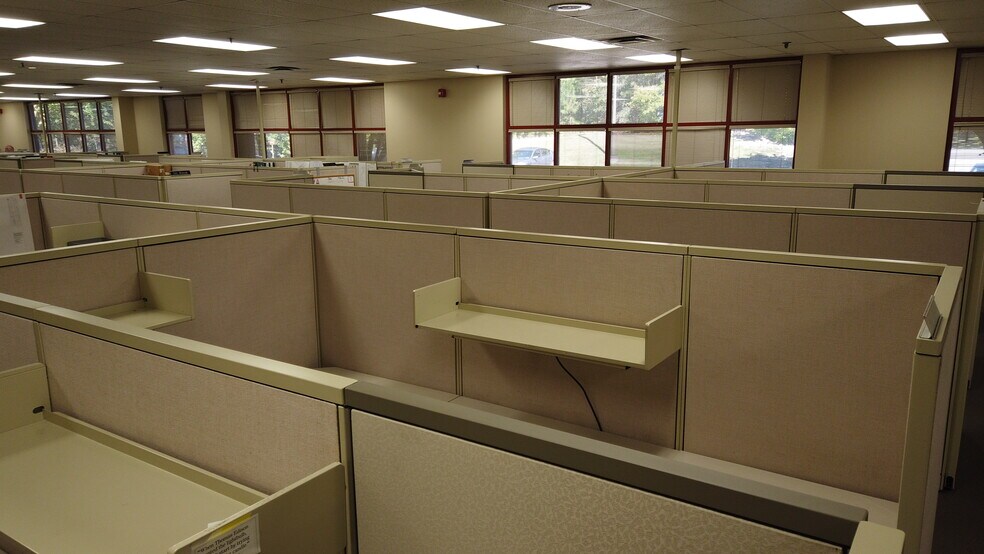 More Photos Of 5 Corporate Ridge Pkwy, Columbus Office For Lease