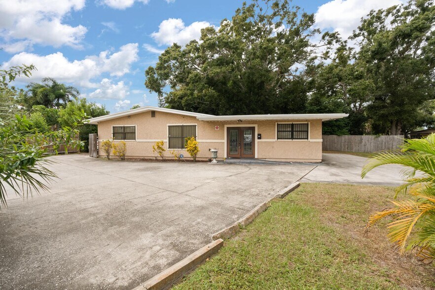 More Photos Of 4900 N 33rd Ave, Saint Petersburg Medical For Sale