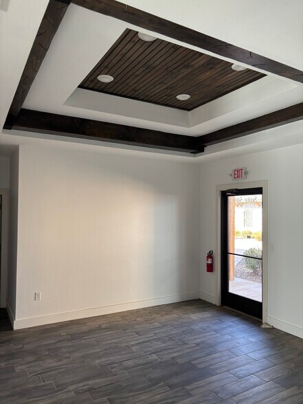 More Photos Of 9117 Milwaukee Ave, Lubbock Office For Lease