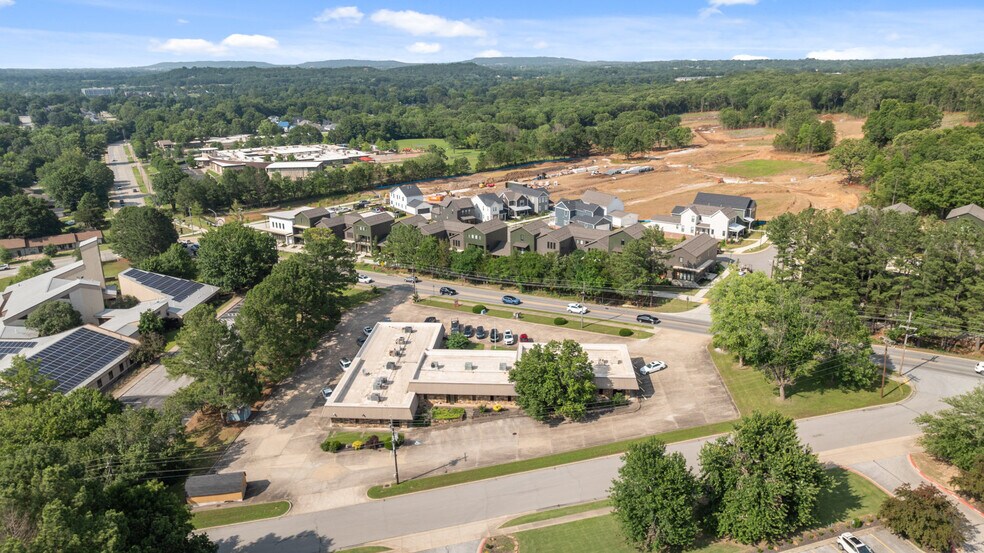 More Photos Of 2863 Old Missouri Rd, Fayetteville Office For Lease