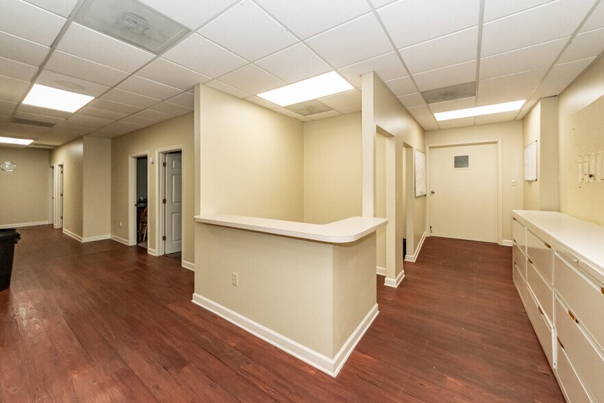 More Photos Of 2118 Cosgrove Ave, North Charleston Freestanding For Lease
