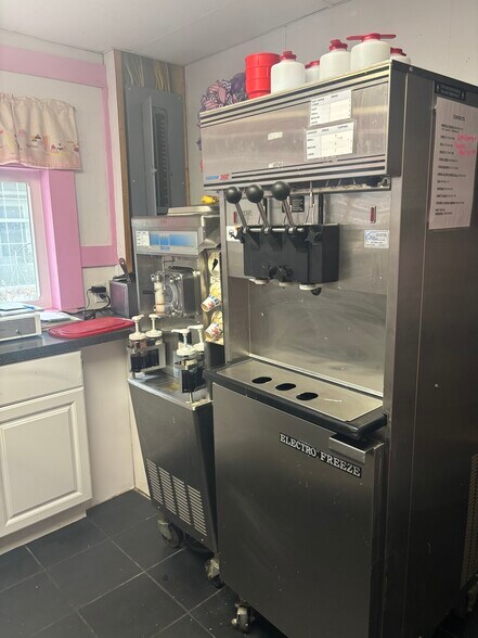 More Photos Of 119 E Main St, Vernon Restaurant For Sale
