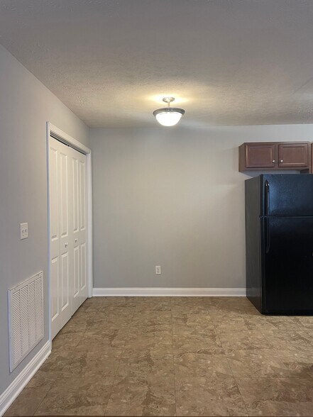 More Photos Of 415 Upper Stone Ave, Bowling Green Apartments For Sale