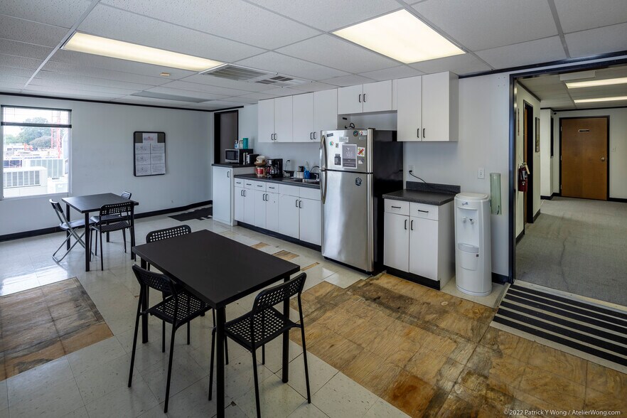 More Photos Of 705 Wallingford Bend, Austin Light Distribution For Lease