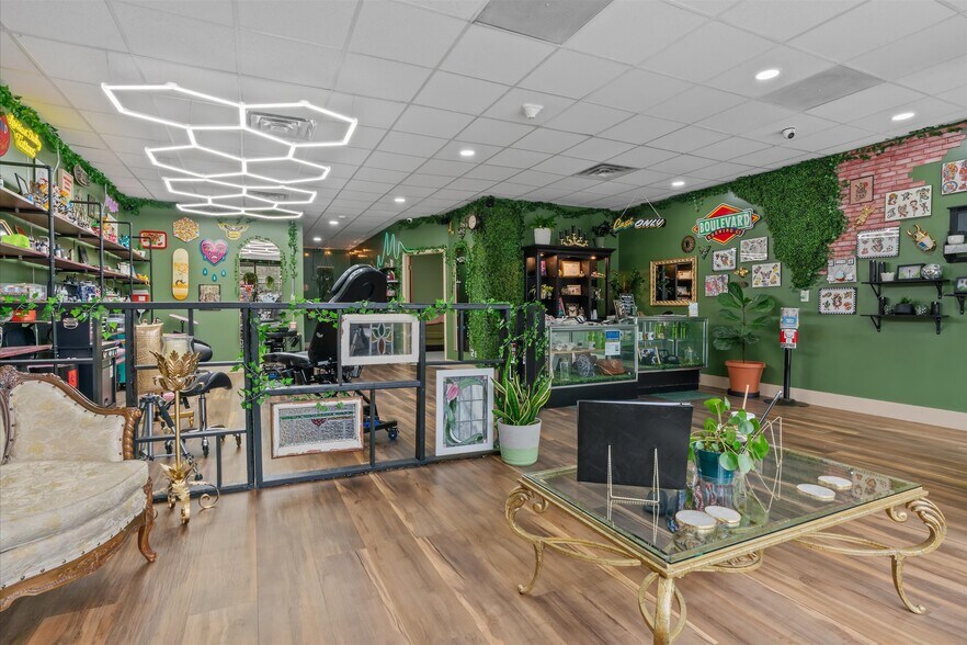 More Photos Of 453-463 S Thompson Ave, Excelsior Springs Storefront Retail Office For Sale