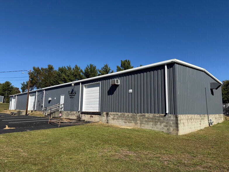 More Photos Of 400 Westbrook Ct, Spartanburg Service For Lease