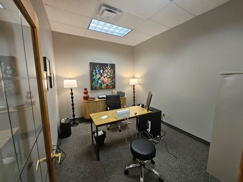 More Photos Of 20965 S Diamond Lake Rd, Rogers Storefront For Lease
