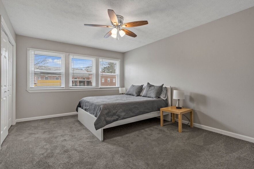 More Photos Of 1749 Hawthorne Ave, College Park Apartments For Sale