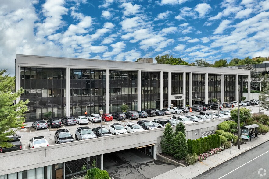 More Photos Of 1000 Northern Blvd, Great Neck Medical For Lease