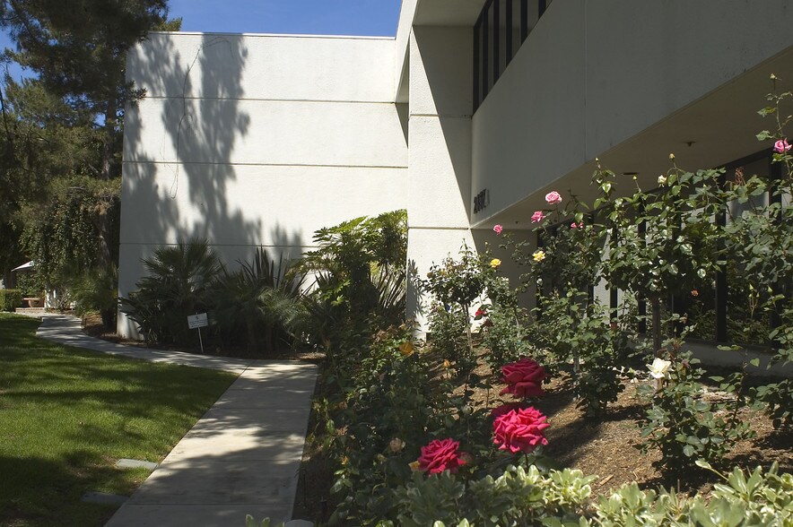 More Photos Of 2455 Teller Rd, Thousand Oaks Office For Lease