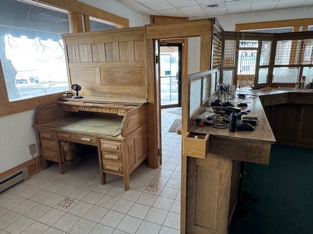 More Photos Of 101 Market st, Latah Bank For Sale