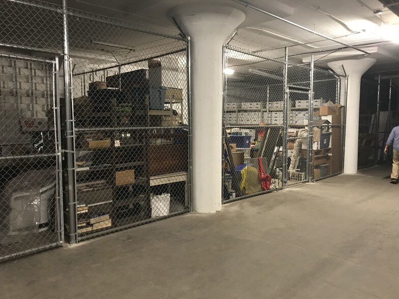 More Photos Of 55 S State Ave, Indianapolis Flex For Sale