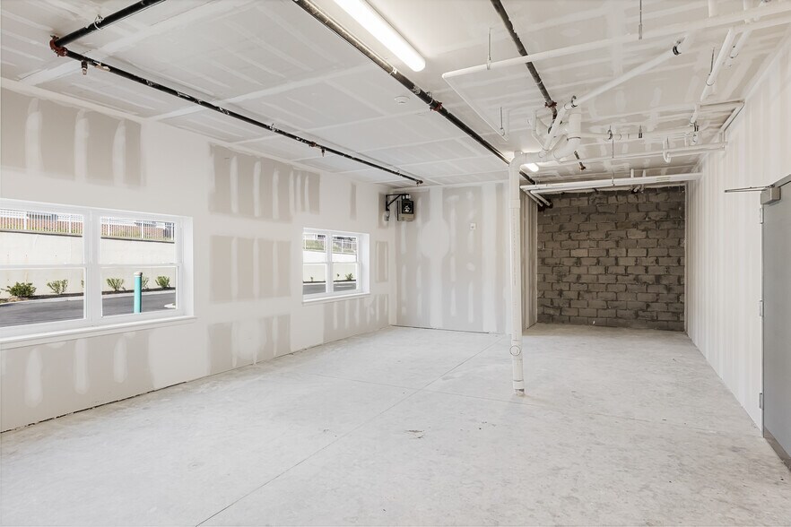More Photos Of 685 Salina Rd, Sewell Healthcare For Sale