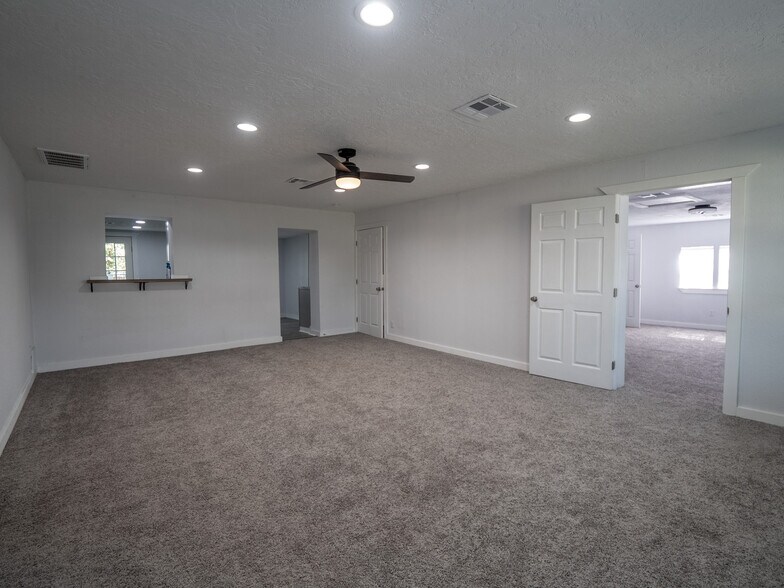 More Photos Of 420 W Johnson St, Norman Multifamily For Sale