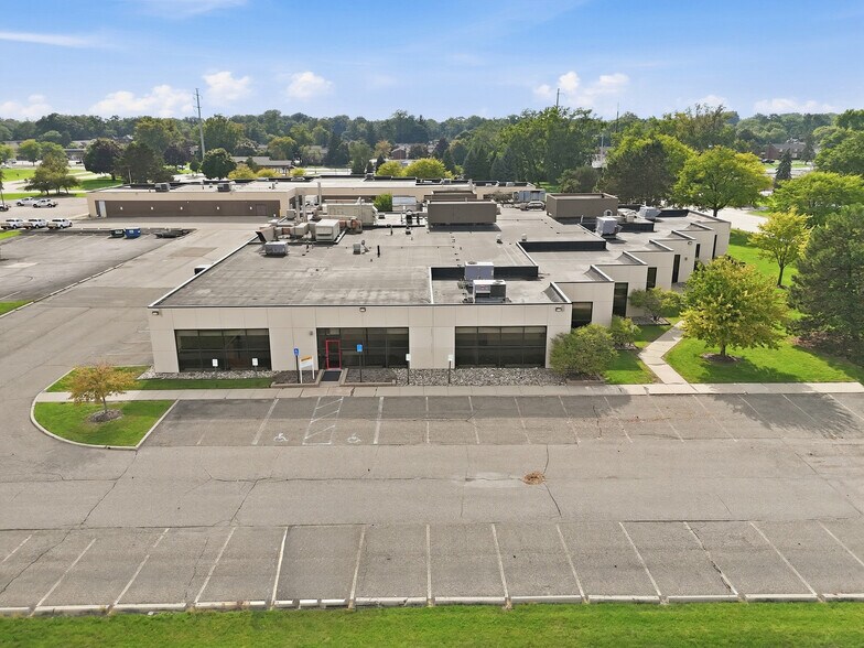 More Photos Of 15201 Mercantile Dr, Dearborn Light Manufacturing For Sale