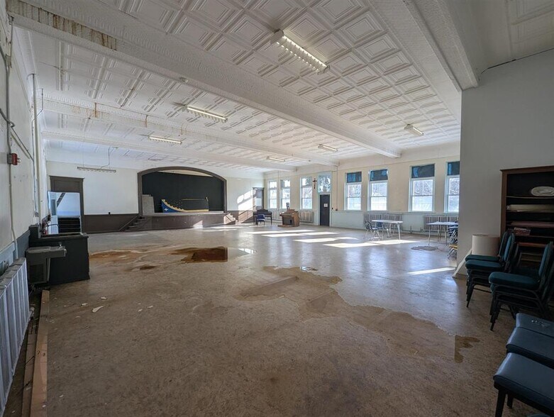 More Photos Of 16 Central st, Claremont Specialty For Sale