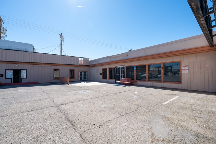 More Photos Of 601 Broadway St, El Centro Storefront For Sale