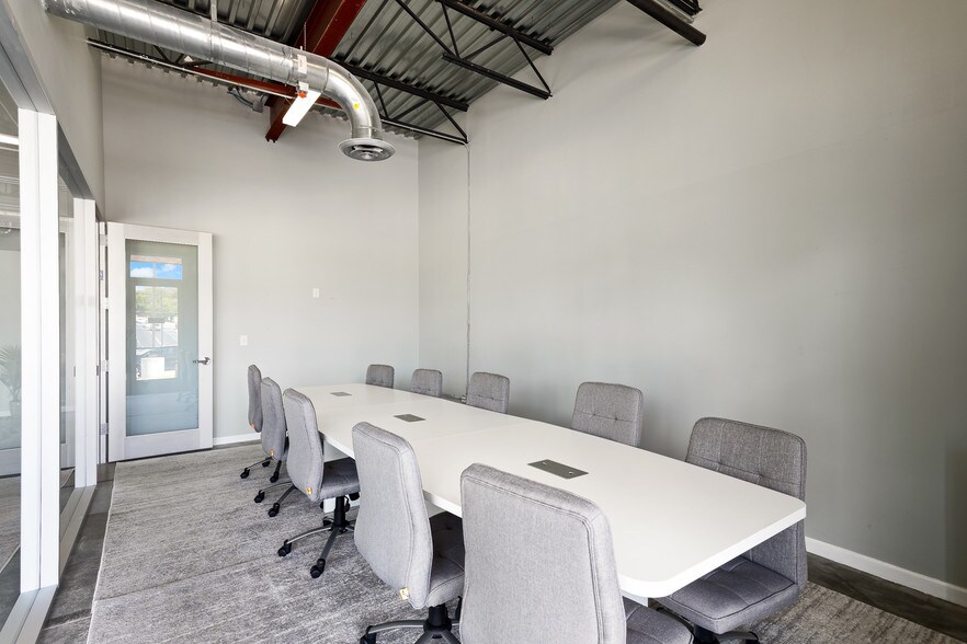 More Photos Of 2301 E Riverside Dr, Austin Unknown For Lease