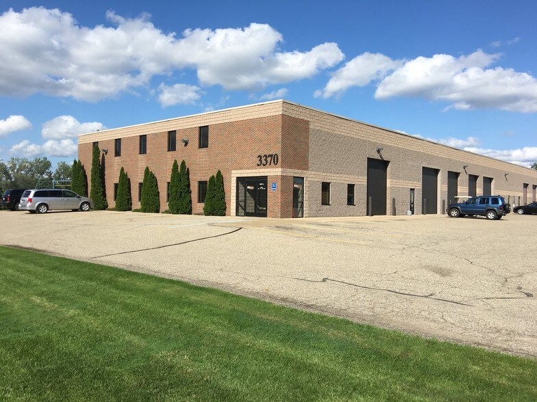 More Photos Of 3370 Busch Dr SW, Grandville Service For Sale