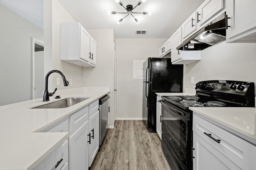 More Photos Of 483 Laurel Ln, New Braunfels Apartments For Sale
