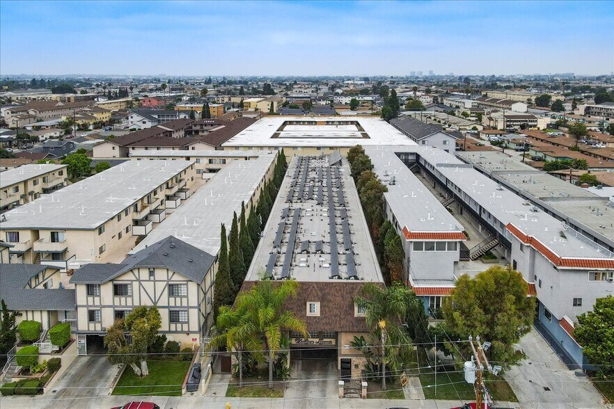 More Photos Of 13717 Chadron Ave, Hawthorne Apartments For Sale