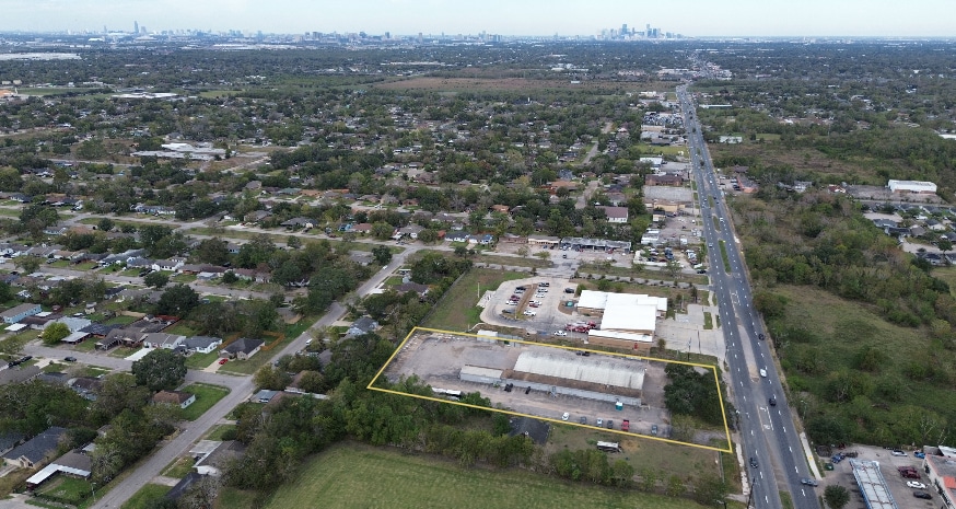 More Photos Of 11510 Cullen Blvd, Houston Warehouse For Sale