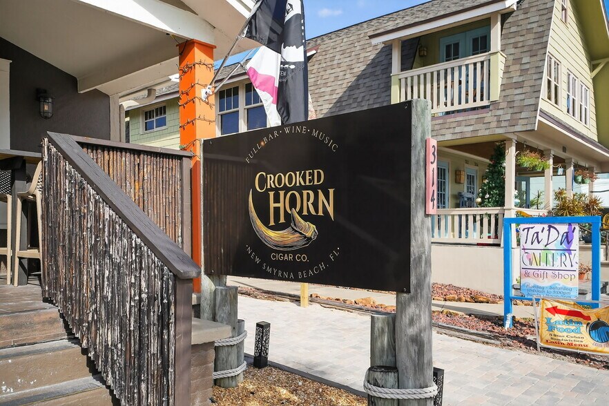 More Photos Of 314 Flagler Ave, New Smyrna Beach Storefront For Sale