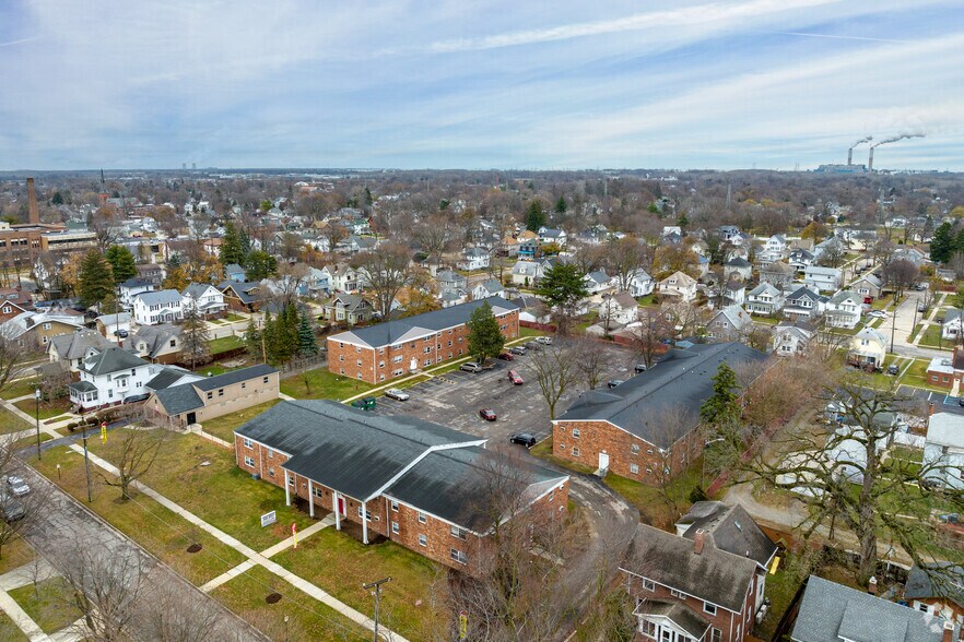 More Photos Of 725 Washington St, Monroe Apartments For Sale