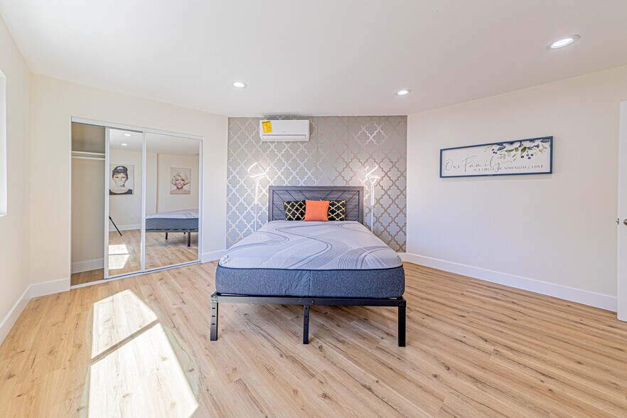 More Photos Of 5633 La Mirada Ave, Los Angeles Apartments For Sale