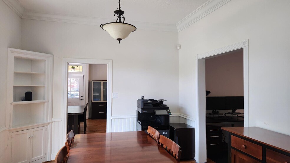 More Photos Of 5702 4th St, Katy Office For Lease