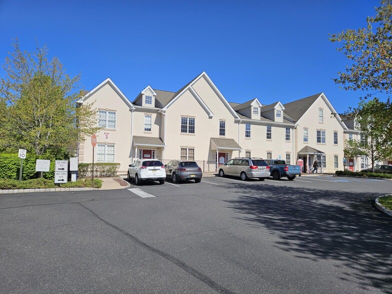 More Photos Of 4 Walter Foran Blvd, Flemington Office For Lease