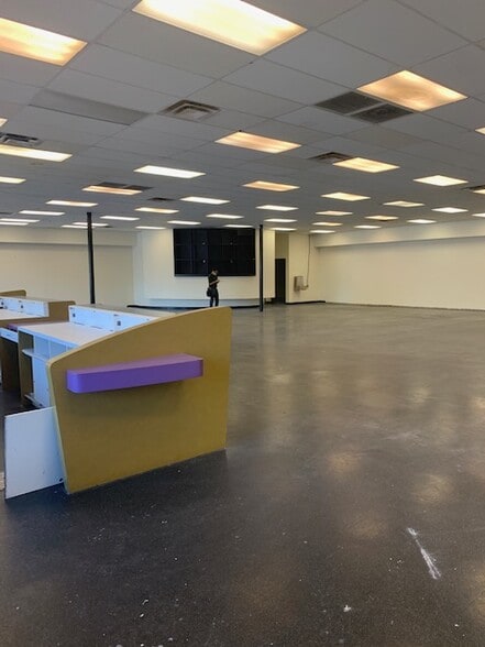 More Photos Of 2445-2497 Foothill Blvd, La Verne Storefront For Lease
