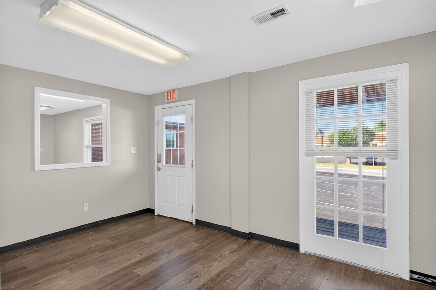 More Photos Of 114 Lexington Tpke, Amherst Medical For Lease