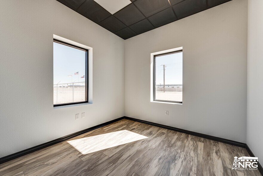 More Photos Of 5620 FM 1788 (Lot 5), Midland Warehouse For Sale