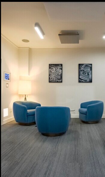 More Photos Of 1217 S Railroad Ave, San Mateo Showroom For Sale