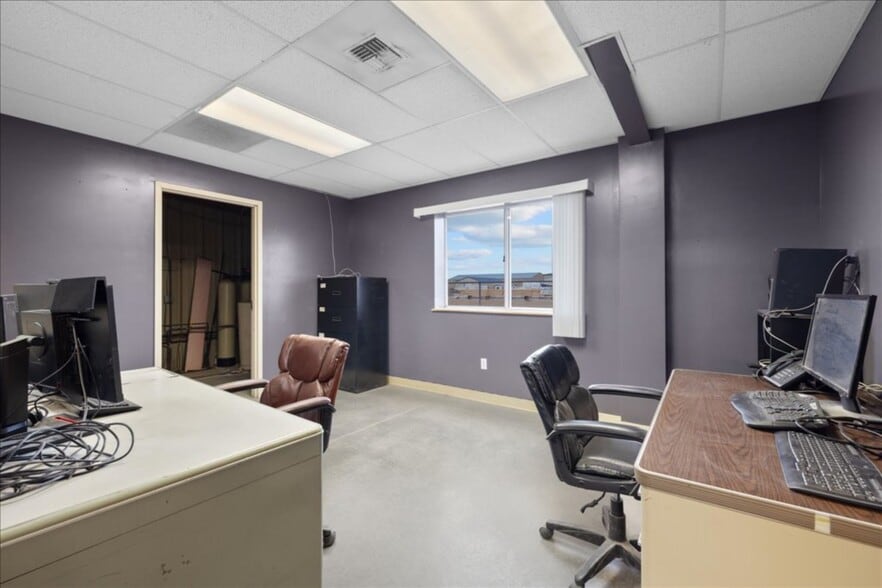 More Photos Of 6830 Commercial Ave, Billings Industrial For Sale
