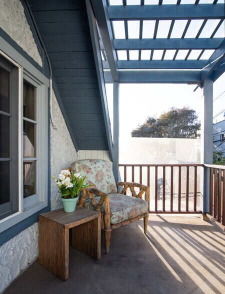 More Photos Of 1117 Abbot Kinney Blvd, Venice Loft Creative Space For Lease