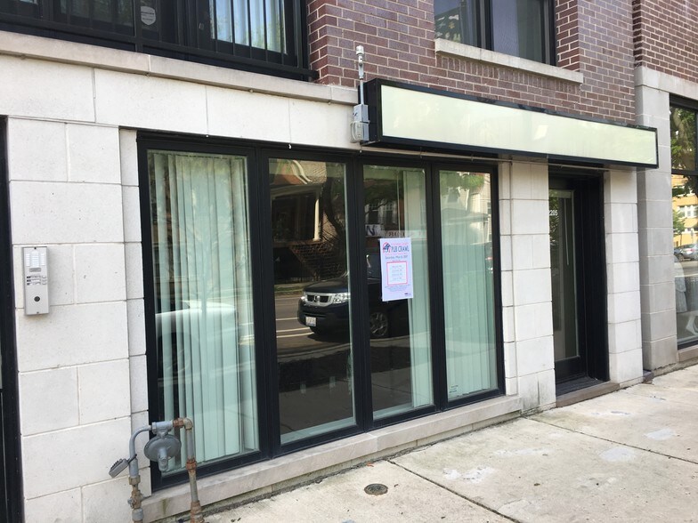 More Photos Of 2205 W Roscoe St, Chicago Storefront Retail Residential For Lease