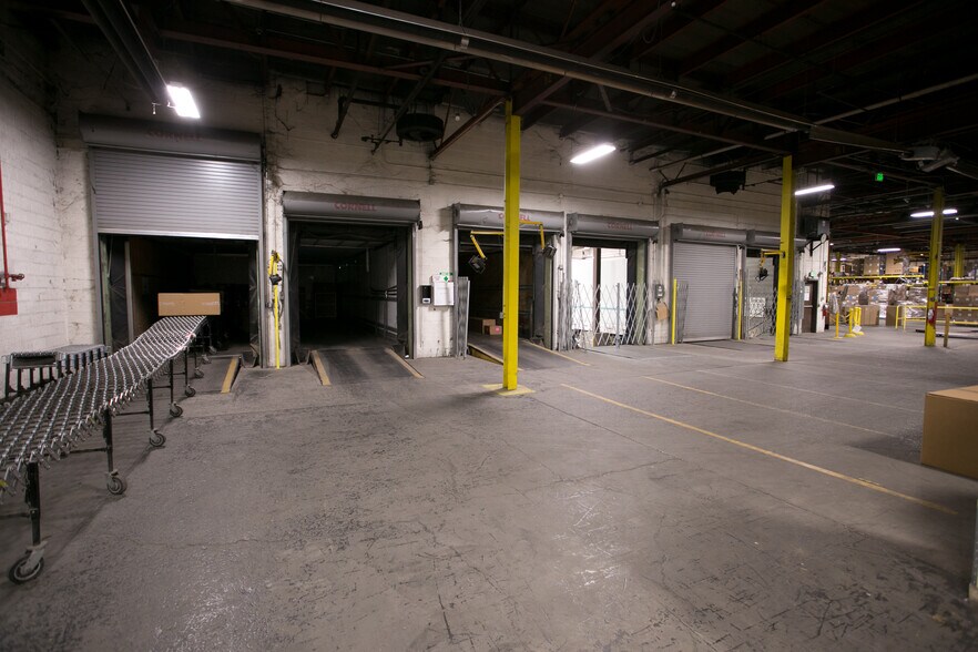 More Photos Of 600 Sanders St, Scranton Warehouse For Lease
